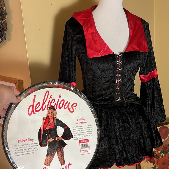Vtg Sexy Vamprie Size Small/Medium VELVET VAMP by Delicious Corset Skirt Hat - Picture 1 of 16